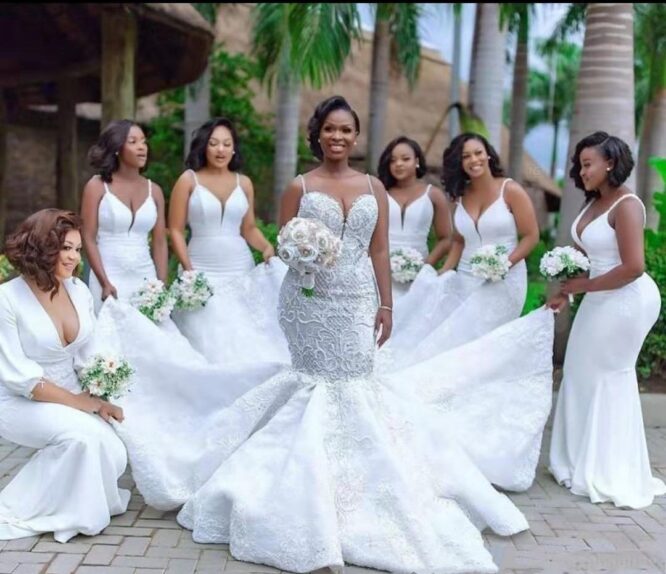 African mermaid cutout lace wedding dress - Image 4