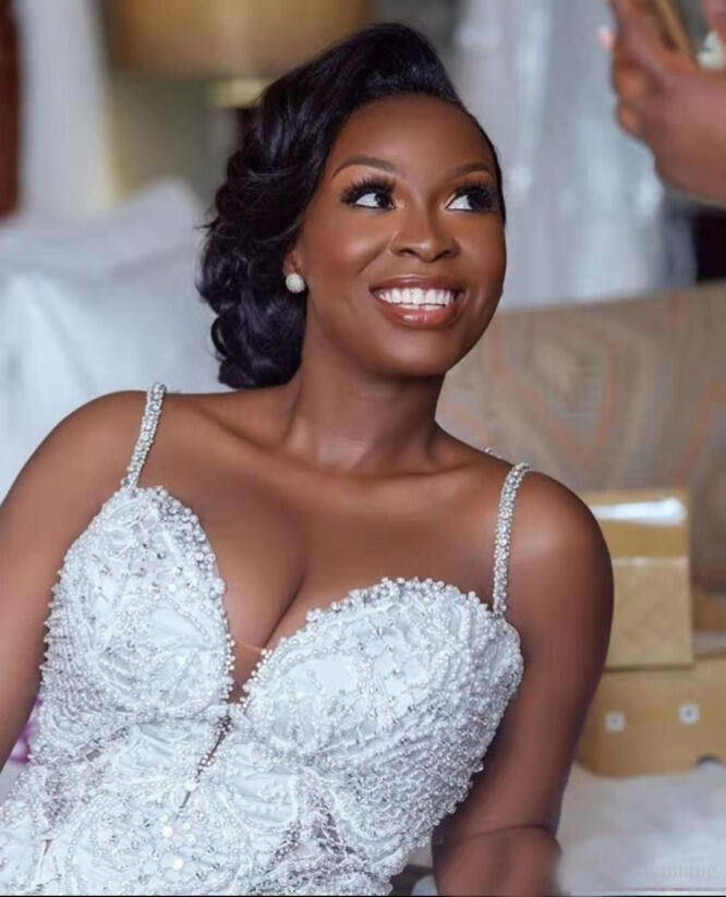 African mermaid cutout lace wedding dress - Image 2